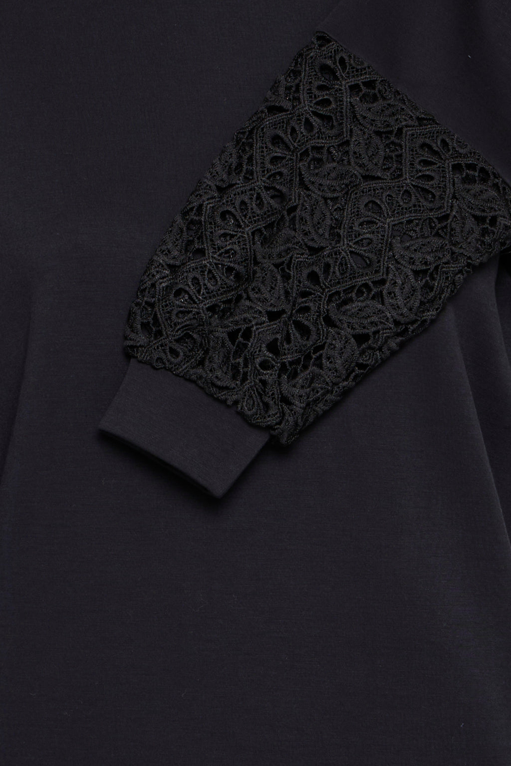 BYPUSTI LACE SWEATSHIRT -