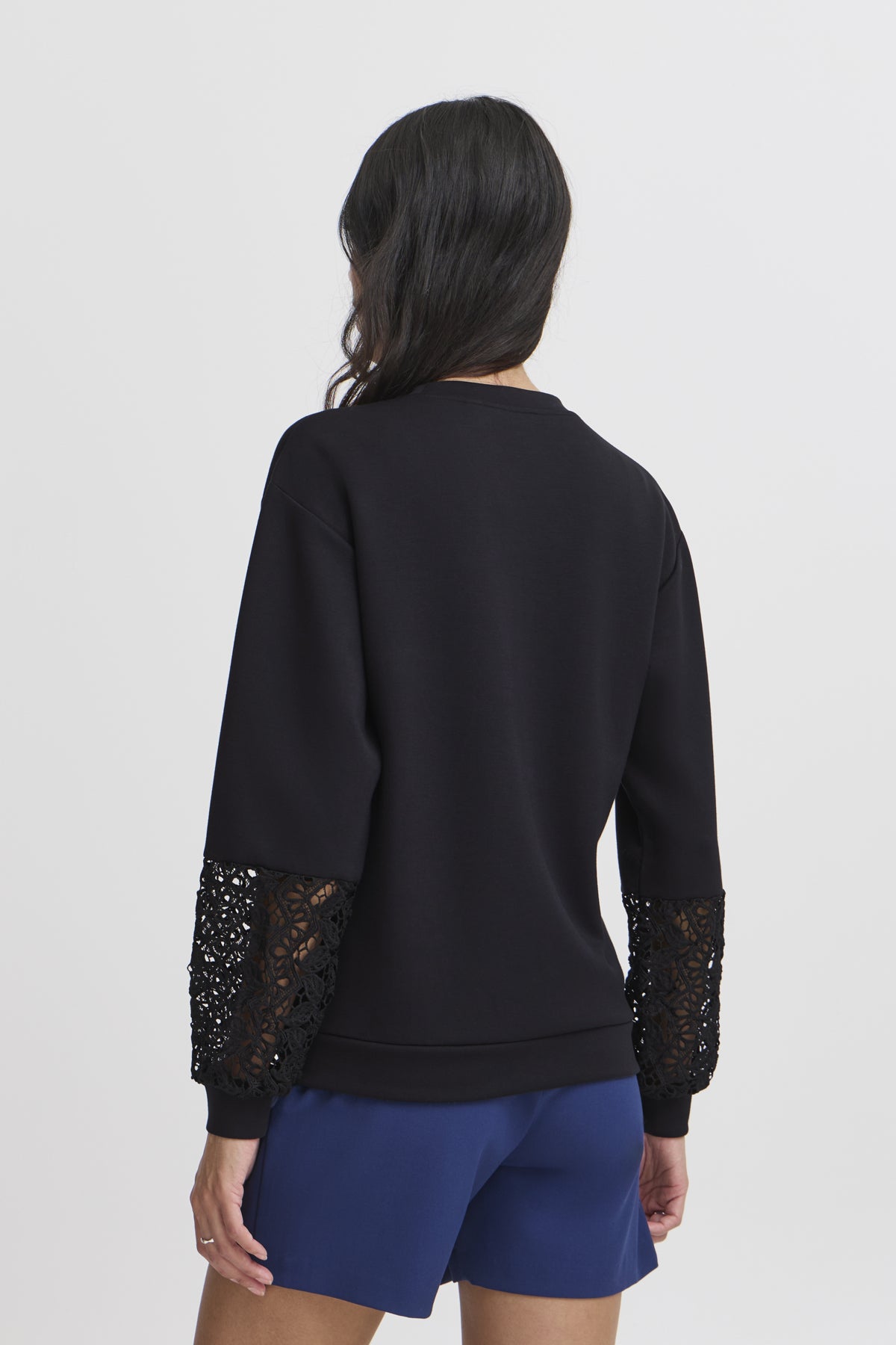 BYPUSTI LACE SWEATSHIRT -