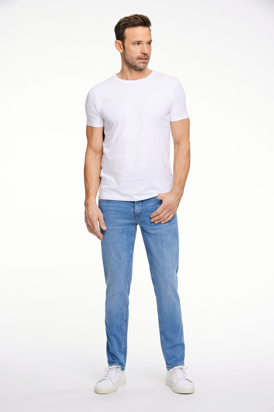 Tapered Fit Superflex Jeans