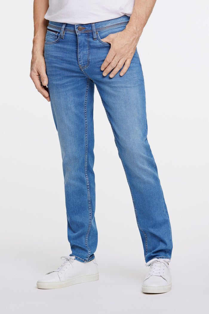 Tapered fit superflex jeans