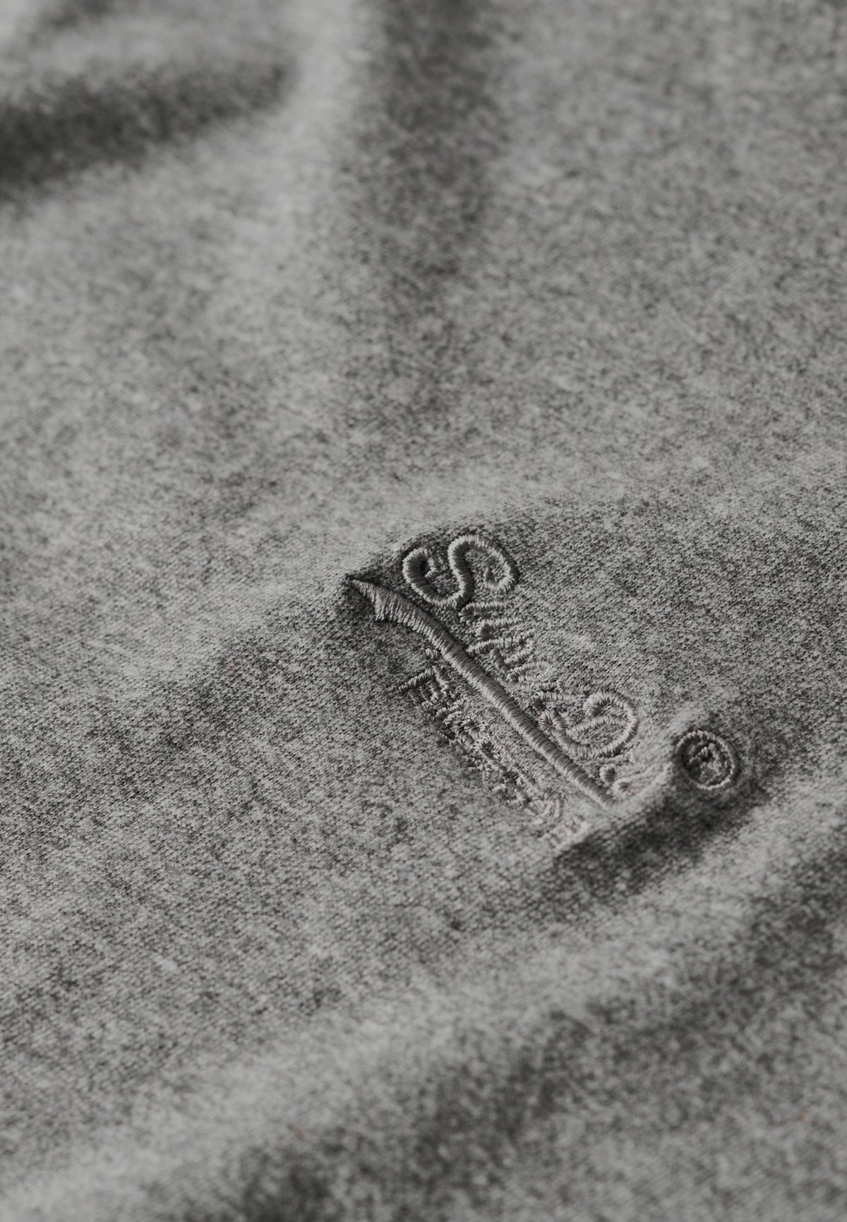 ESSENTIAL LOGO EMB TEE