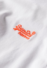 ESSENTIAL LOGO EMB TEE