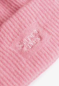 SOFT RIB KNIT BEANIE HAT