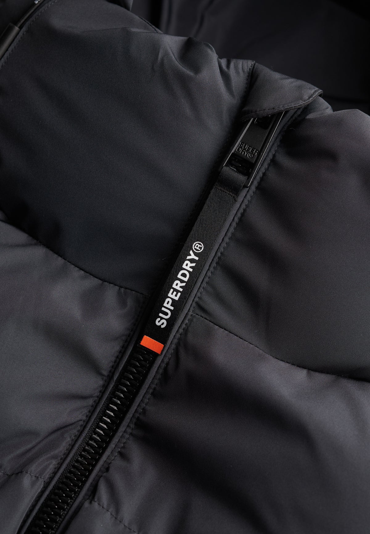 HOODED SPORTS PUFFER JACKET