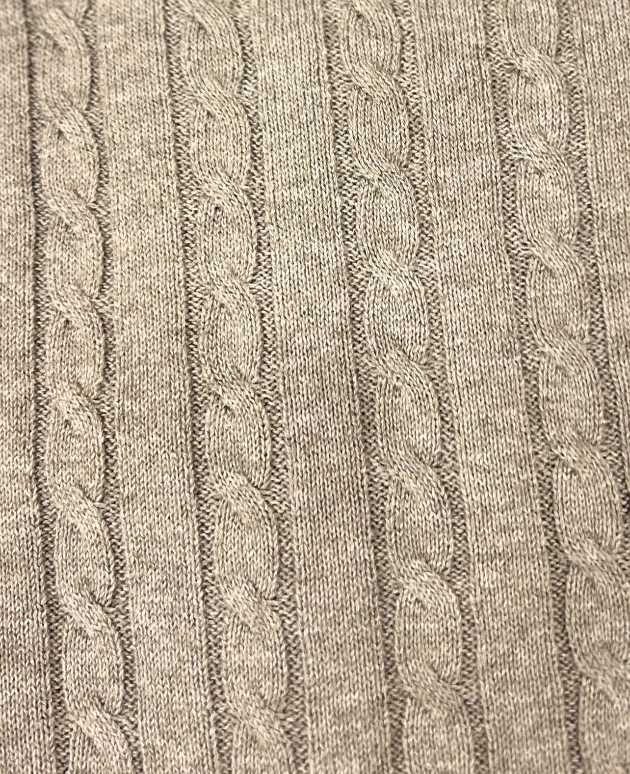 O-neck cable knit